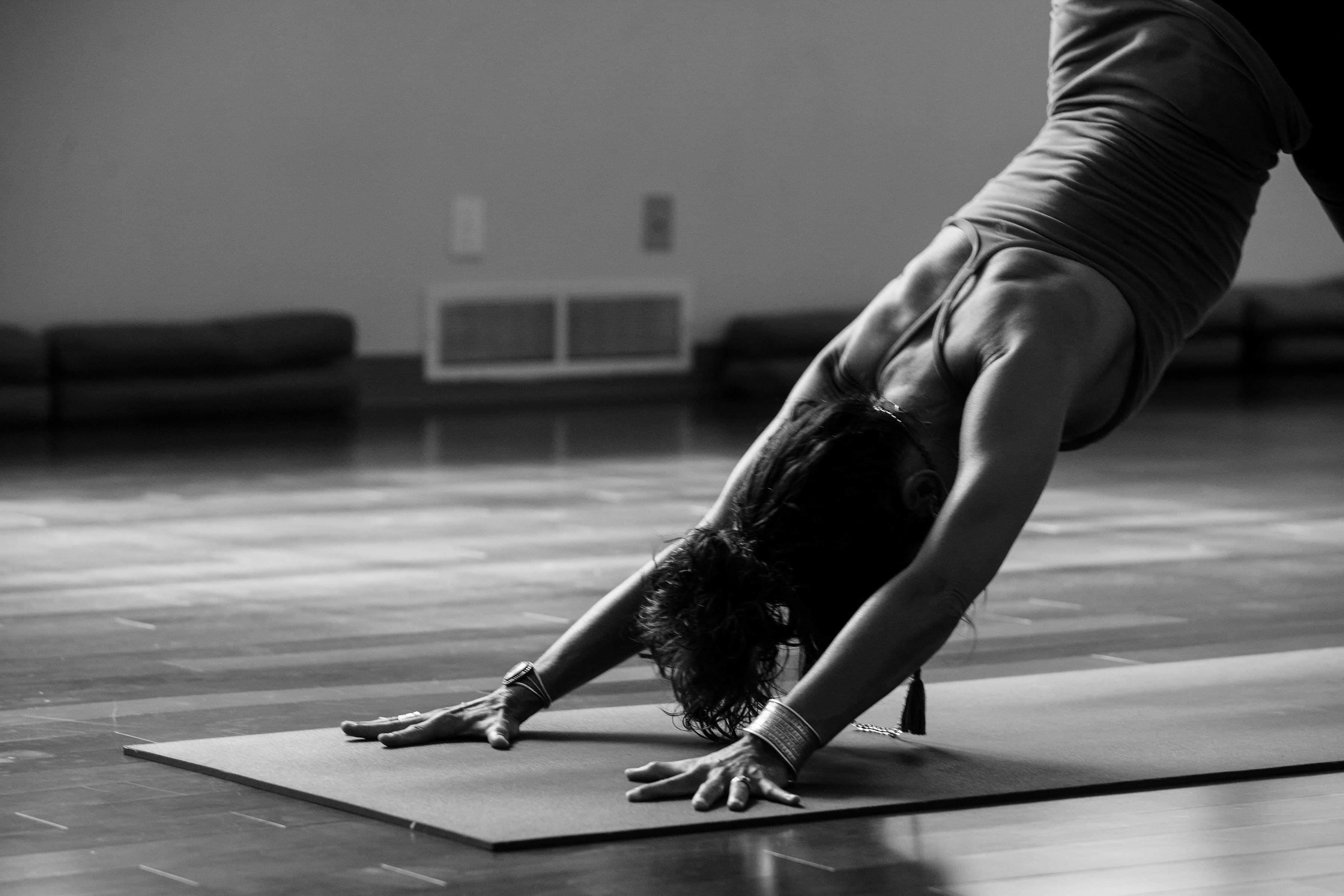 Studio de yoga : faut-il vraiment un logiciel de gestion ? (La réponse honnête)